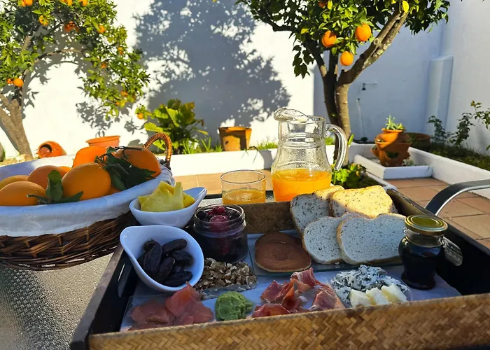 El Patio De Los Naranjos